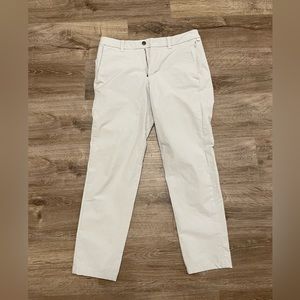Lululemon Commission Pant size 31. Colour: Silver Spoon. Like new, worn 2x only.
